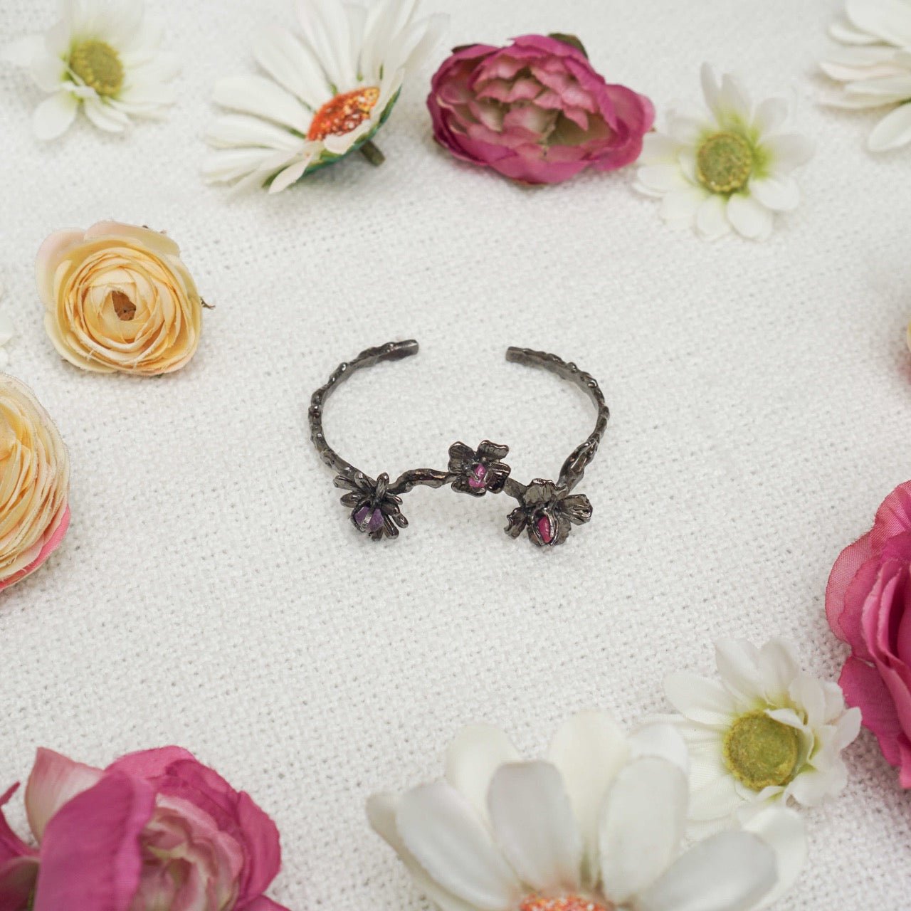 Wild Flower Bangle - wasabi